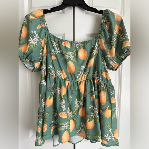 NEW Plus sz 16 BloomChic Green lemon 🍋  peplum top w cap sleeves NWOT - Picture 5 of 5
